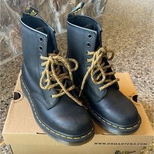 Dr. Martens 8-hole black boots